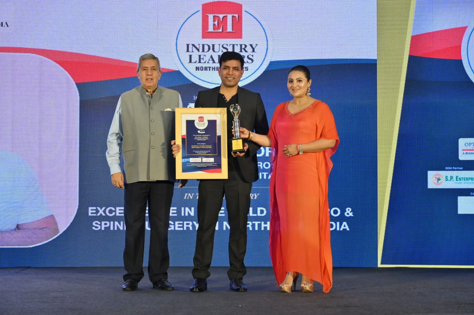 𝐄𝐜𝐨𝐧𝐨𝐦𝐢𝐜 𝐓𝐢𝐦𝐞𝐬 𝐈𝐧𝐝𝐮𝐬𝐭𝐫𝐲 𝐋𝐞𝐚𝐝𝐞𝐫𝐬 𝐍𝐨𝐫𝐭𝐡𝐞𝐚𝐬𝐭 𝟐𝟎𝟐𝟓 𝐀𝐰𝐚𝐫𝐝